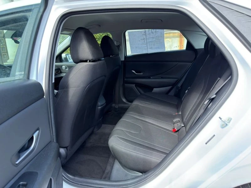 2022 Hyundai Elantra - Image 9 of 12