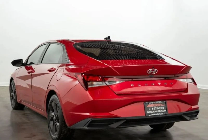 2022 Hyundai Elantra - Image 10 of 12