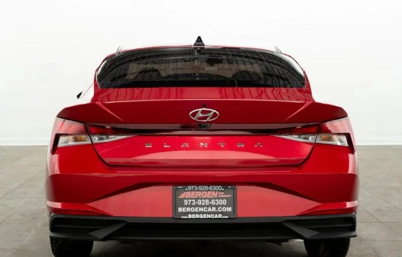 2022 Hyundai Elantra - Image 11 of 12