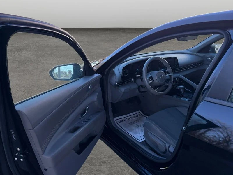 2022 Hyundai Elantra - Image 9 of 12