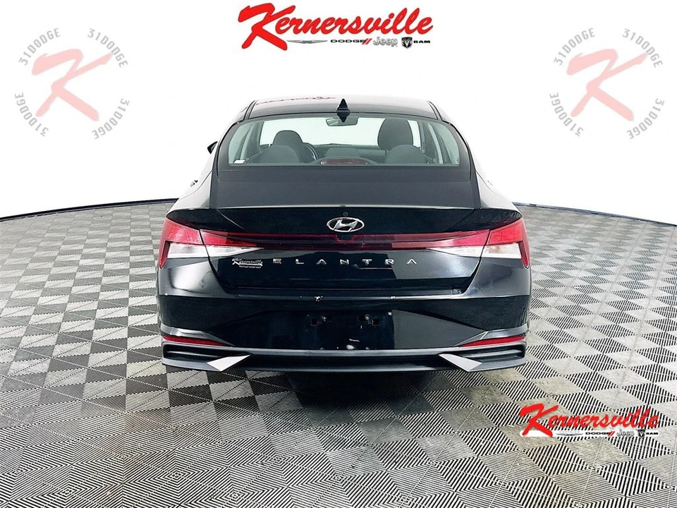 2022 Hyundai Elantra - Image 6 of 12