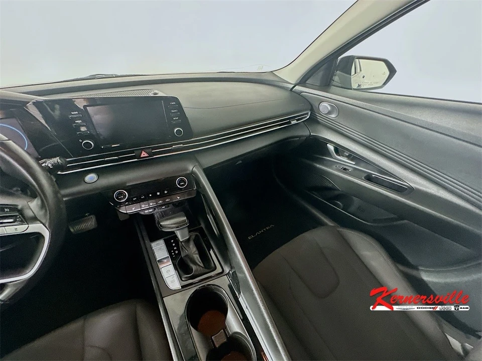 2022 Hyundai Elantra - Image 11 of 21