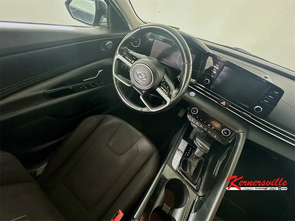 2022 Hyundai Elantra - Image 9 of 12