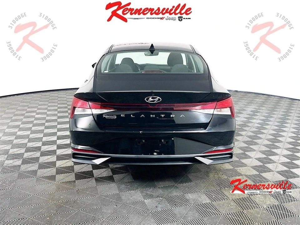 2022 Hyundai Elantra - Image 6 of 21