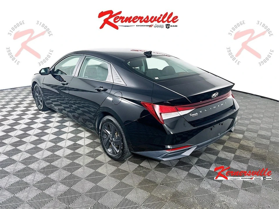 2022 Hyundai Elantra - Image 5 of 12
