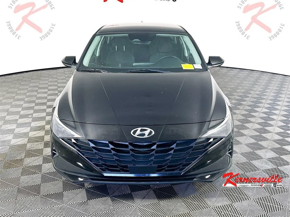 2022 Hyundai Elantra - Image 2 of 12