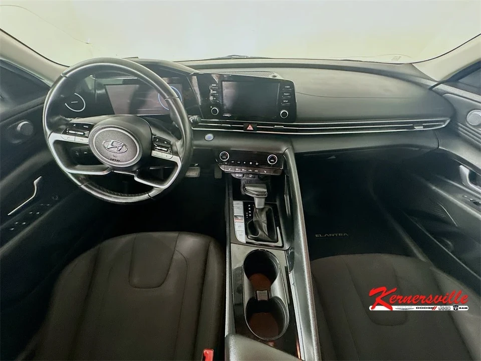 2022 Hyundai Elantra - Image 10 of 21