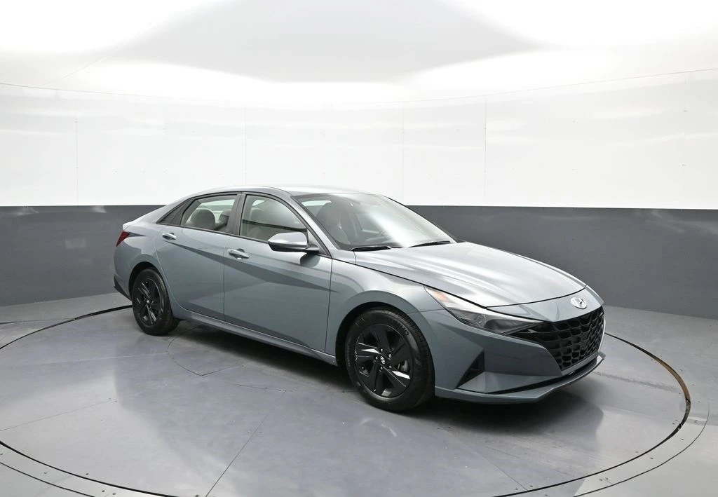 2022 Hyundai Elantra - Image 4 of 12