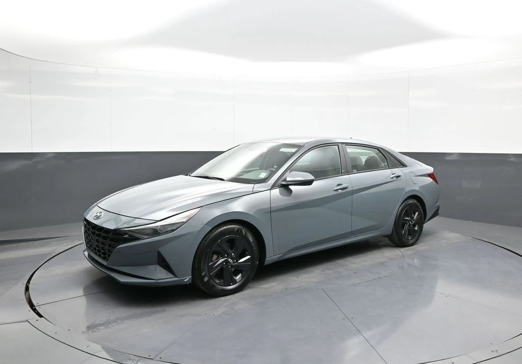 2022 Hyundai Elantra - Image 10 of 12