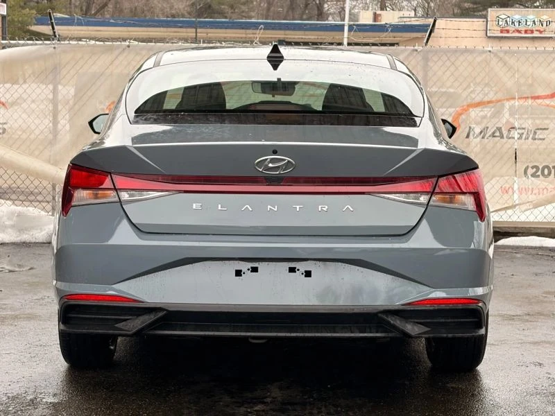 2022 Hyundai Elantra - Image 10 of 12