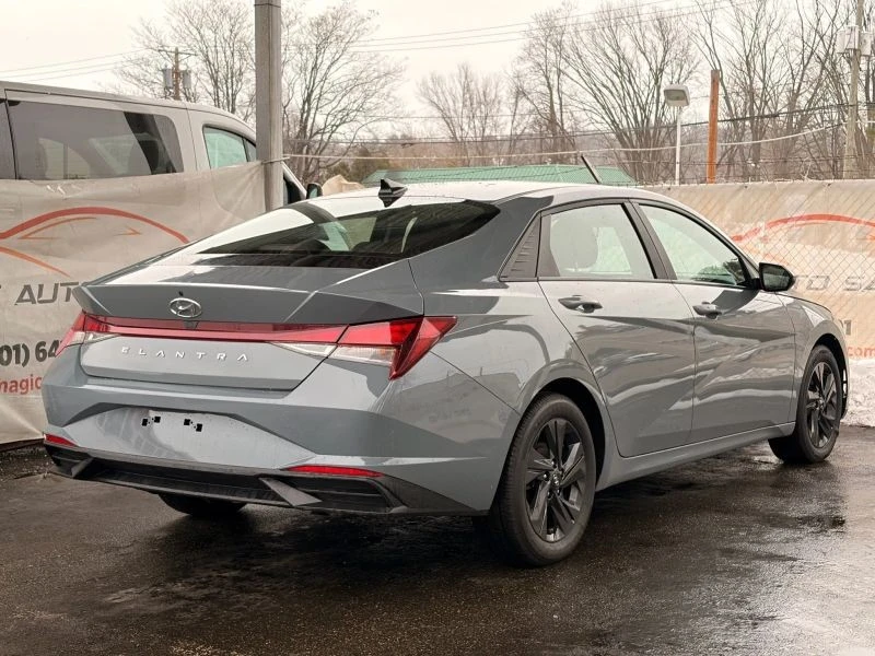 2022 Hyundai Elantra - Image 11 of 12