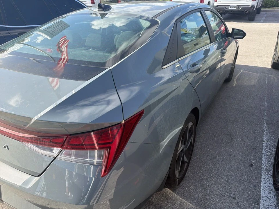 2022 Hyundai Elantra - Image 4 of 4