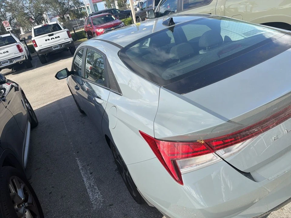 2022 Hyundai Elantra - Image 3 of 4