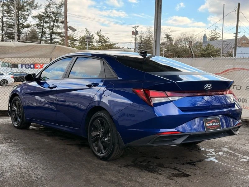2022 Hyundai Elantra - Image 11 of 12