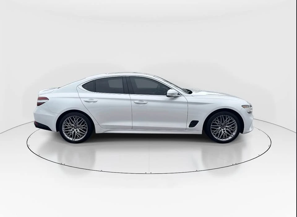 2022 Hyundai Genesis - Image 2 of 10