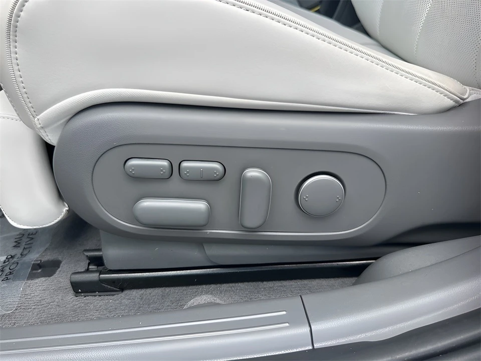 2022 Hyundai Ioniq 5 - Image 10 of 12