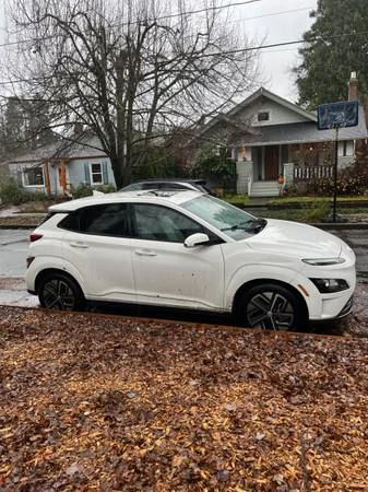 2022 Hyundai Kona - Image 2 of 3