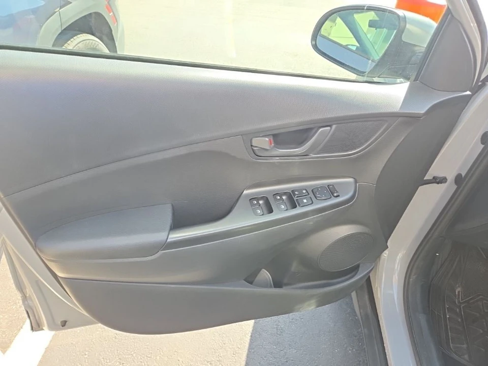 2022 Hyundai Kona - Image 6 of 12