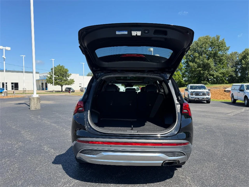 2022 Hyundai Santa Fe - Image 11 of 31