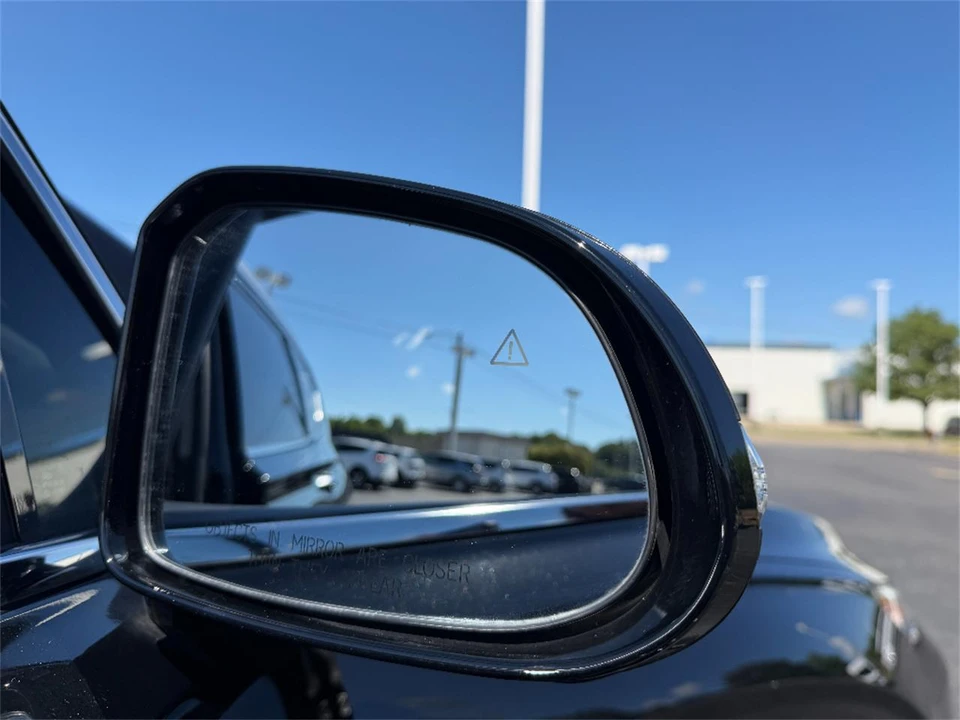 2022 Hyundai Santa Fe - Image 17 of 31