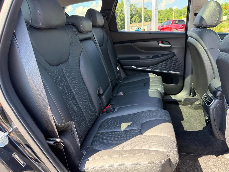 2022 Hyundai Santa Fe - Image 22 of 31
