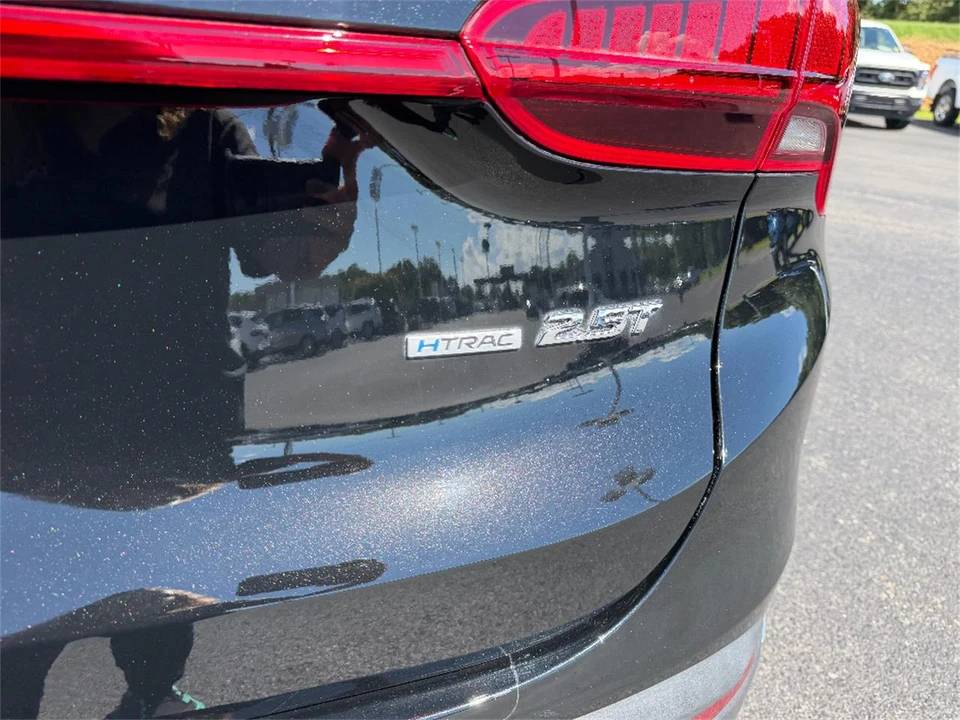 2022 Hyundai Santa Fe - Image 10 of 31