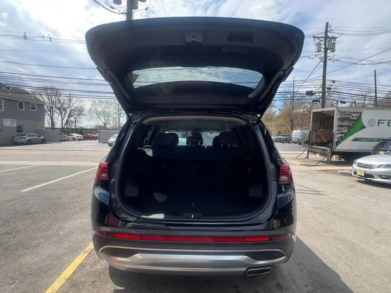2022 Hyundai Santa Fe - Image 9 of 12