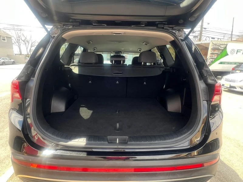 2022 Hyundai Santa Fe - Image 10 of 12