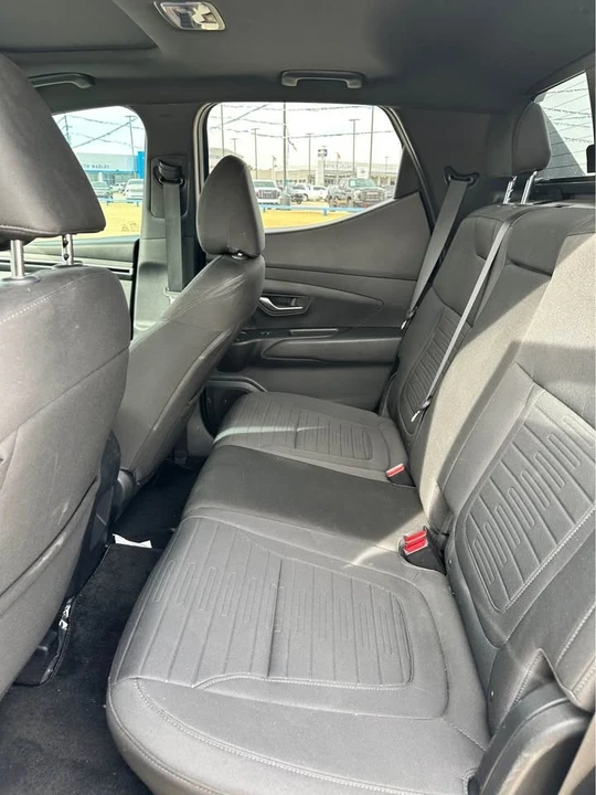 2022 Hyundai Santa Fe - Image 8 of 12