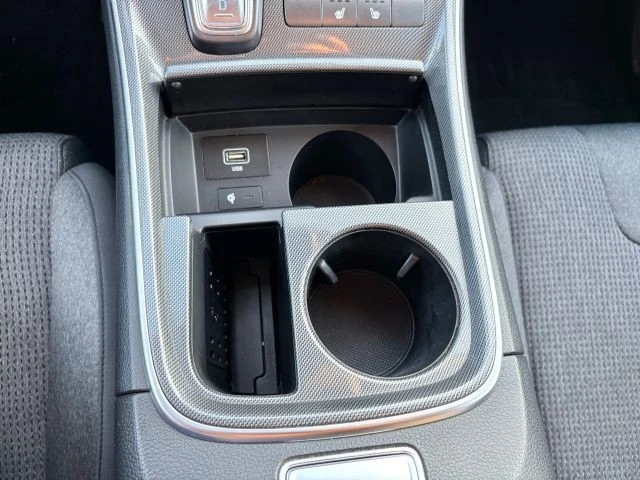 2022 Hyundai Santa Fe - Image 18 of 21