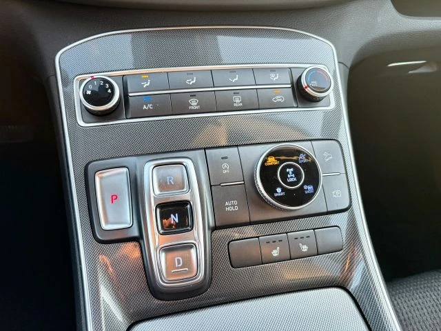 2022 Hyundai Santa Fe - Image 17 of 21
