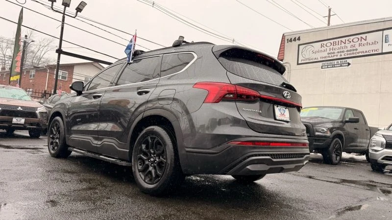 2022 Hyundai Santa Fe - Image 8 of 12