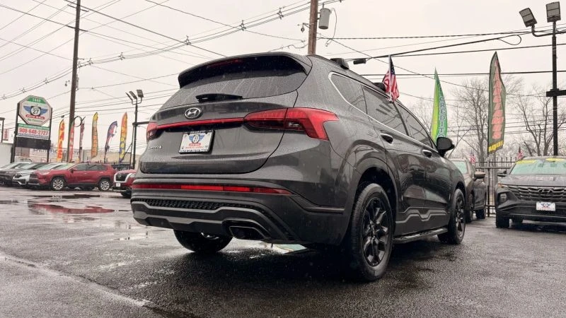 2022 Hyundai Santa Fe - Image 9 of 12