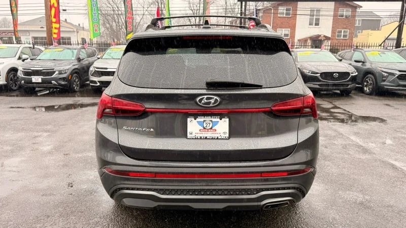 2022 Hyundai Santa Fe - Image 6 of 12