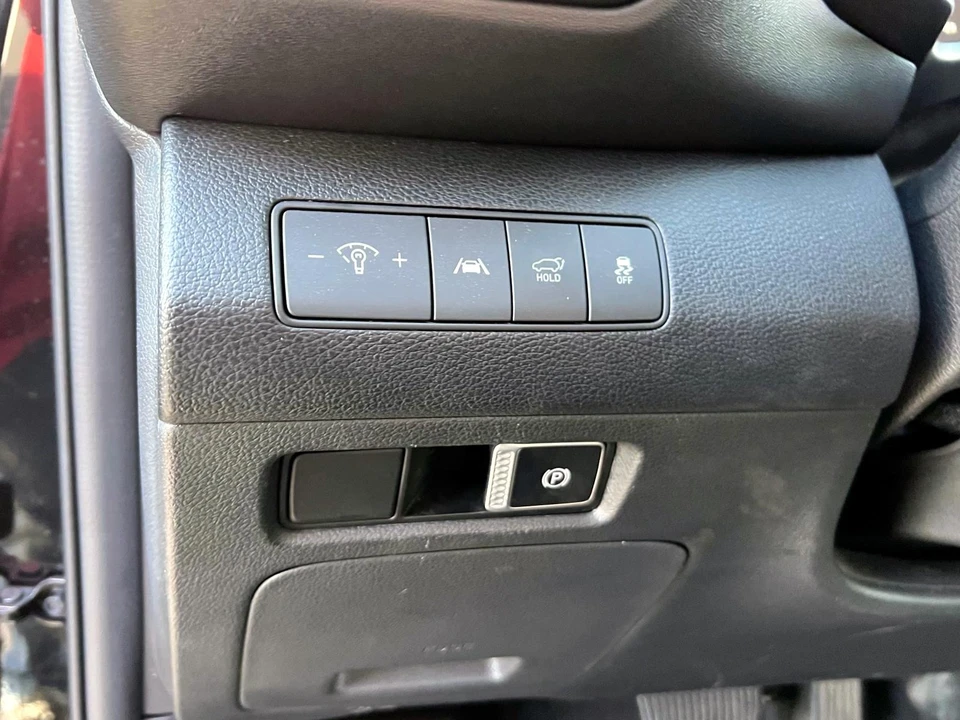 2022 Hyundai Santa Fe - Image 17 of 21