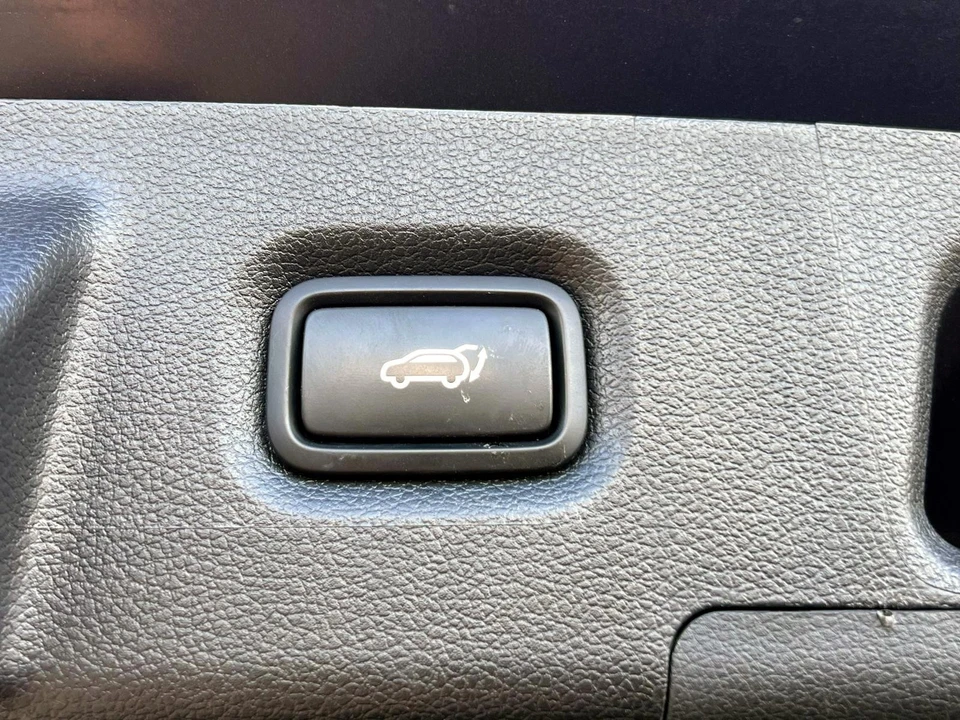 2022 Hyundai Santa Fe - Image 7 of 21