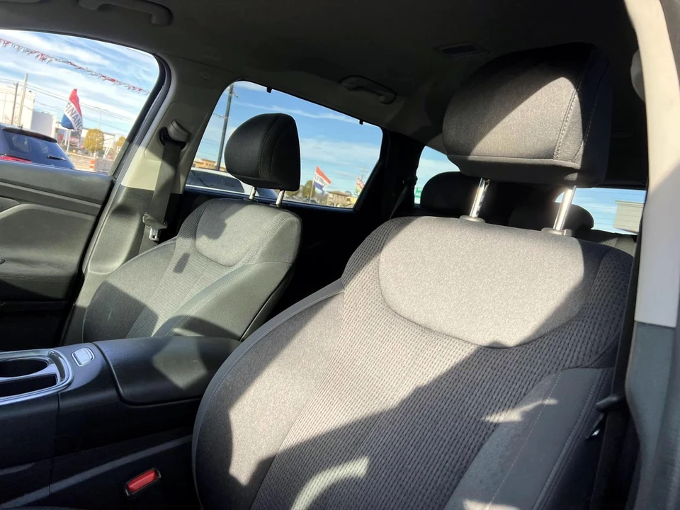 2022 Hyundai Santa Fe - Image 10 of 21