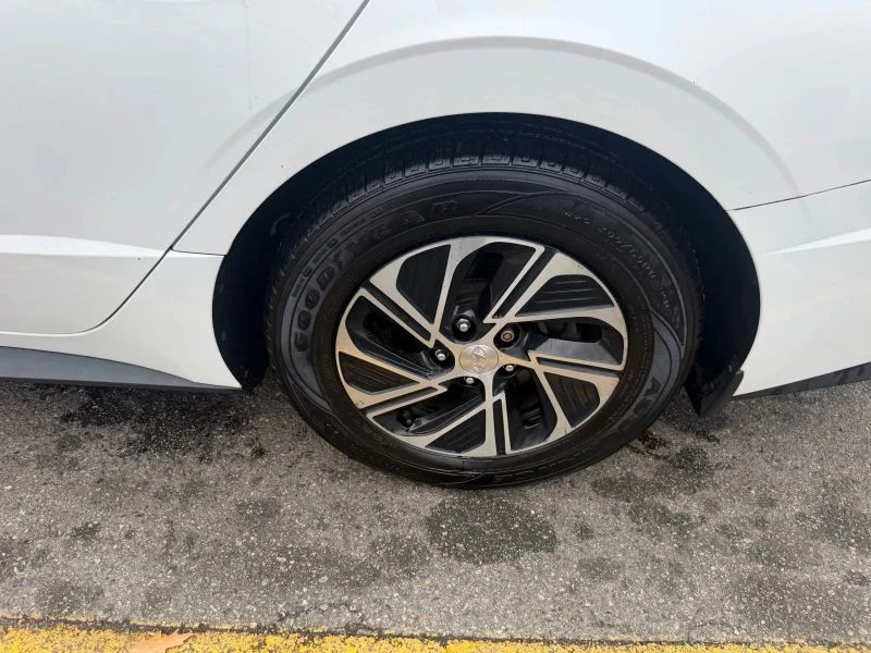 2022 Hyundai Sonata - Image 9 of 12
