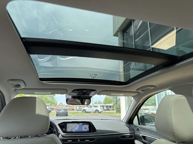2022 Hyundai Sonata - Image 10 of 12
