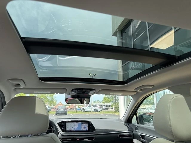 2022 Hyundai Sonata - Image 10 of 12