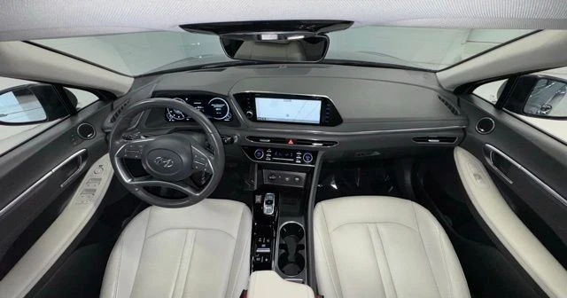 2022 Hyundai Sonata - Image 15 of 27