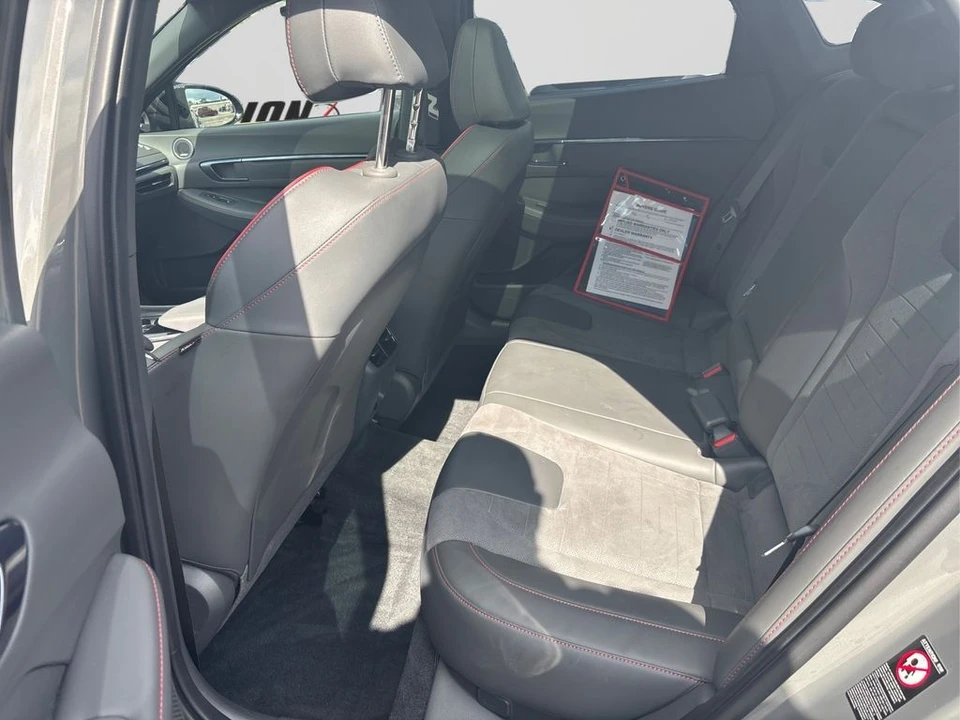 2022 Hyundai Sonata - Image 10 of 12
