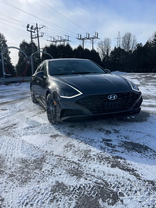 2022 Hyundai Sonata - Image 2 of 10