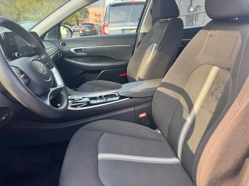 2022 Hyundai Sonata - Image 2 of 9