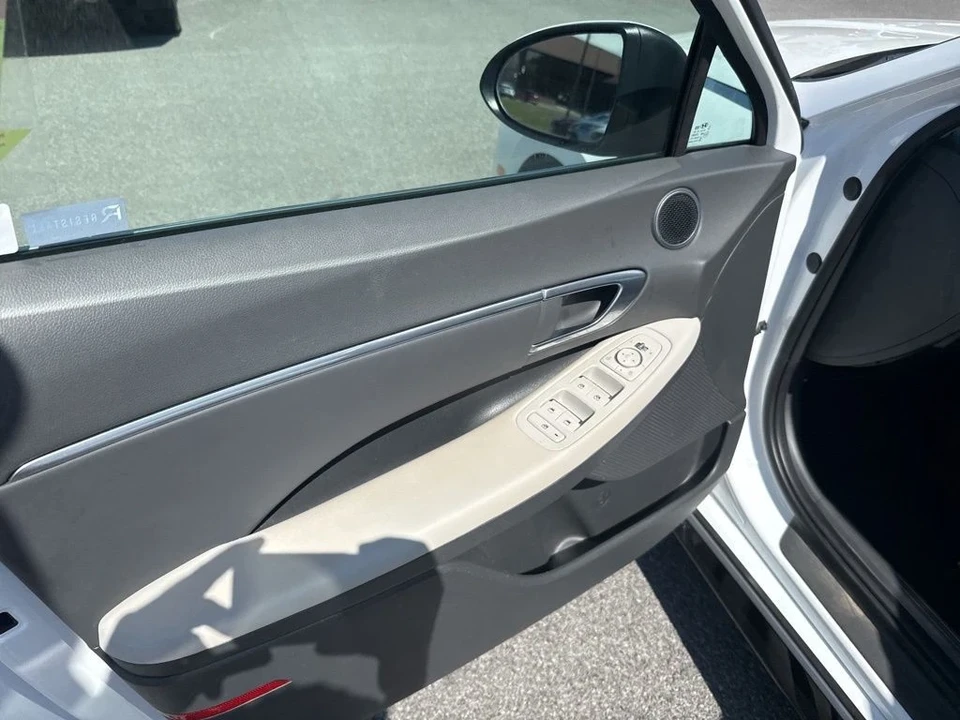 2022 Hyundai Sonata - Image 11 of 12