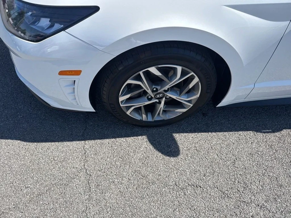 2022 Hyundai Sonata - Image 10 of 12