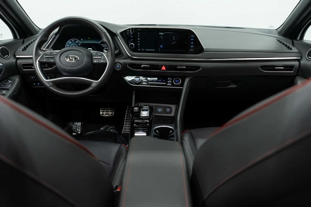 2022 Hyundai Sonata - Image 10 of 12