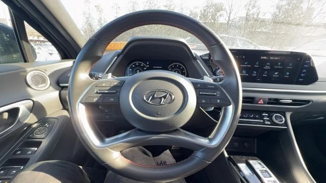 2022 Hyundai Sonata - Image 2 of 8