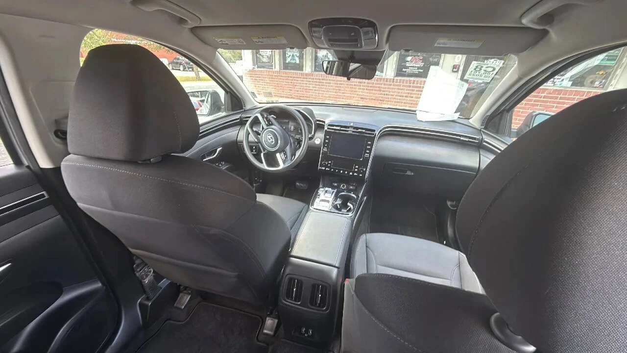 2022 Hyundai Tucson - Image 8 of 16