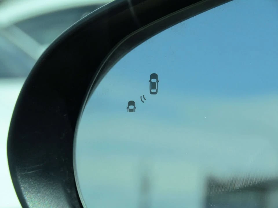 2022 Hyundai Veloster - Image 16 of 20